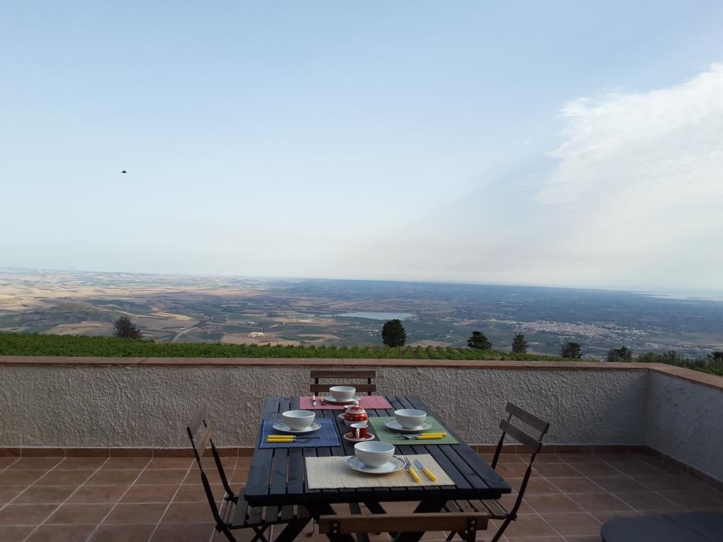 Casa Nel Vigneto Erice Pension Buitenkant foto