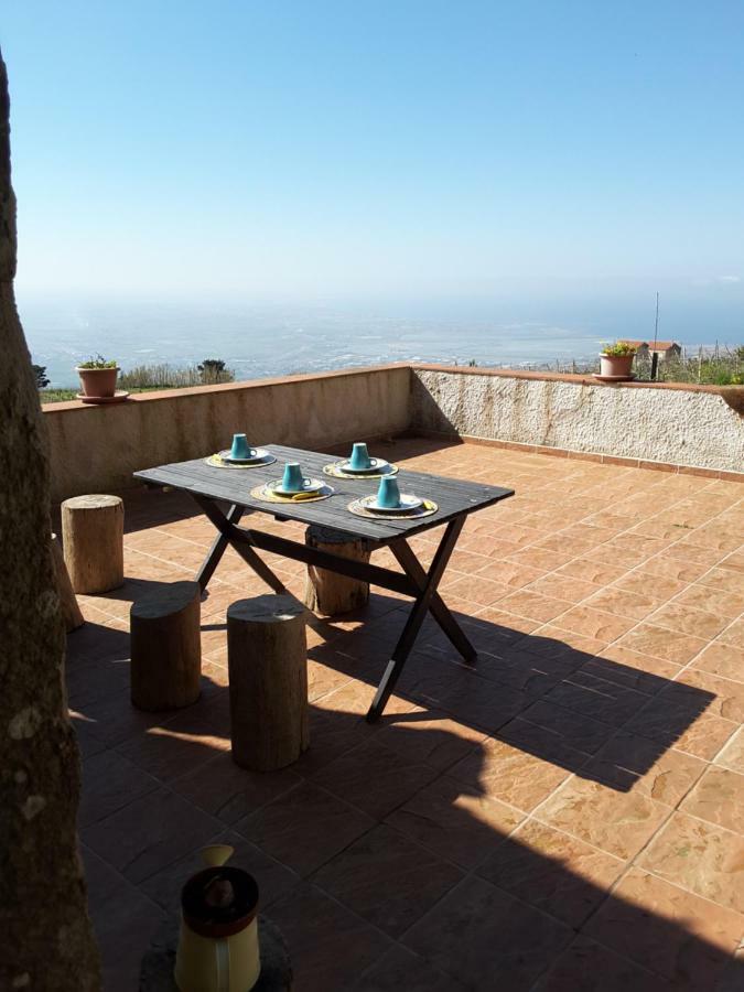 Casa Nel Vigneto Erice Pension Buitenkant foto