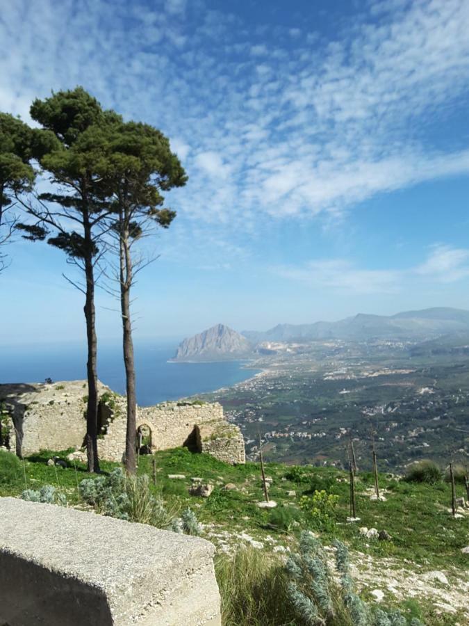 Casa Nel Vigneto Erice Pension Buitenkant foto